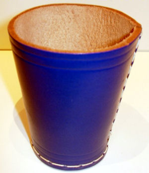 W&Uuml;RFELBECHER, Leder, blau